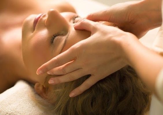 BẤM HUYỆT LÀM ĐẸP DA MẶT